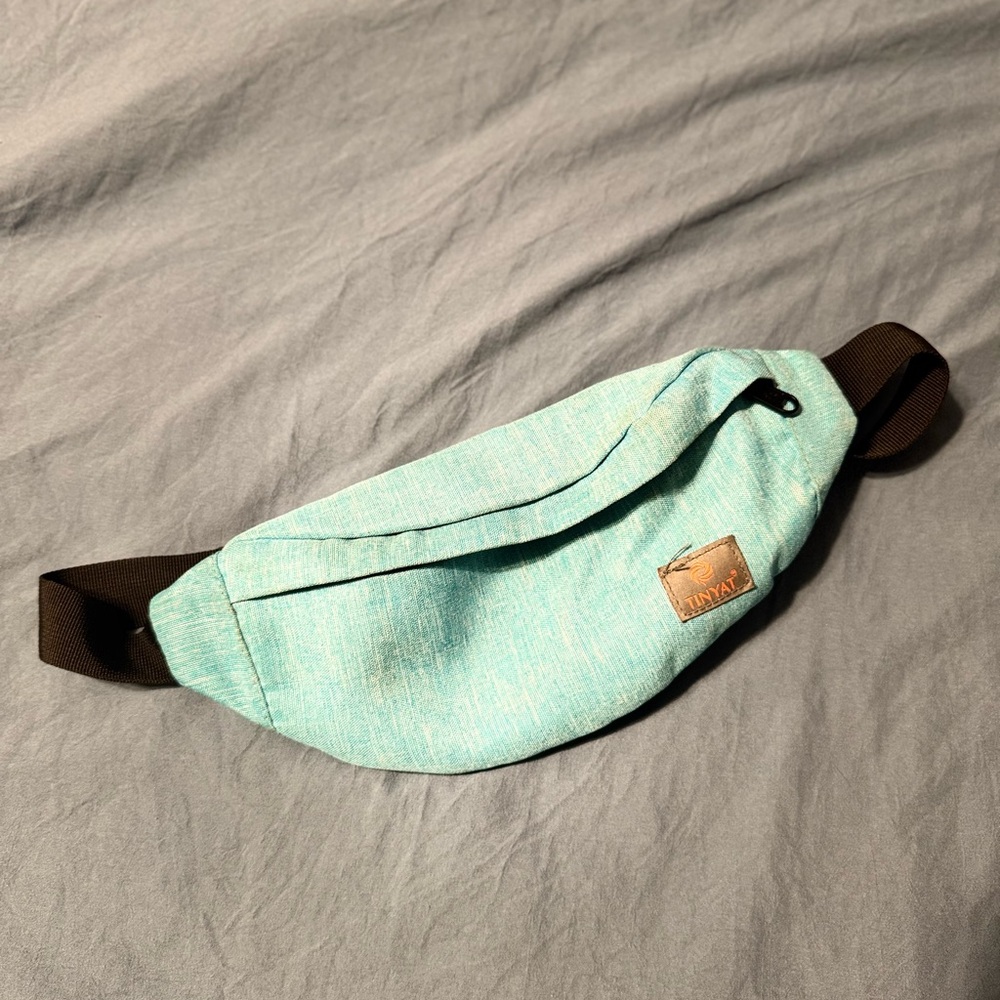 Tinyat Light Blue Belt Bag